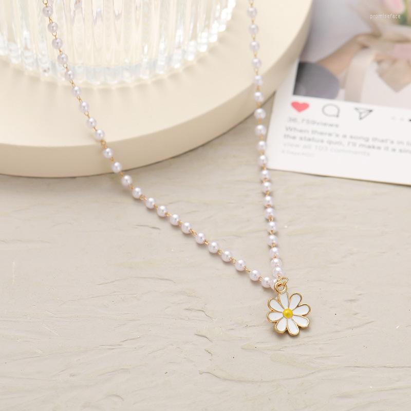 Chains Daisy Necklaces Woman Flower Necklace Women Fashion Artificial Pearl Splicing Cartoon Kawaii Chain Pendant Korean Alloy Collier
Chains Daisy Necklaces Woman Flower Necklace Women Fashion Artificial Pearl Splicing Cartoon Kawaii Chain Pendant Korean Alloy Collier