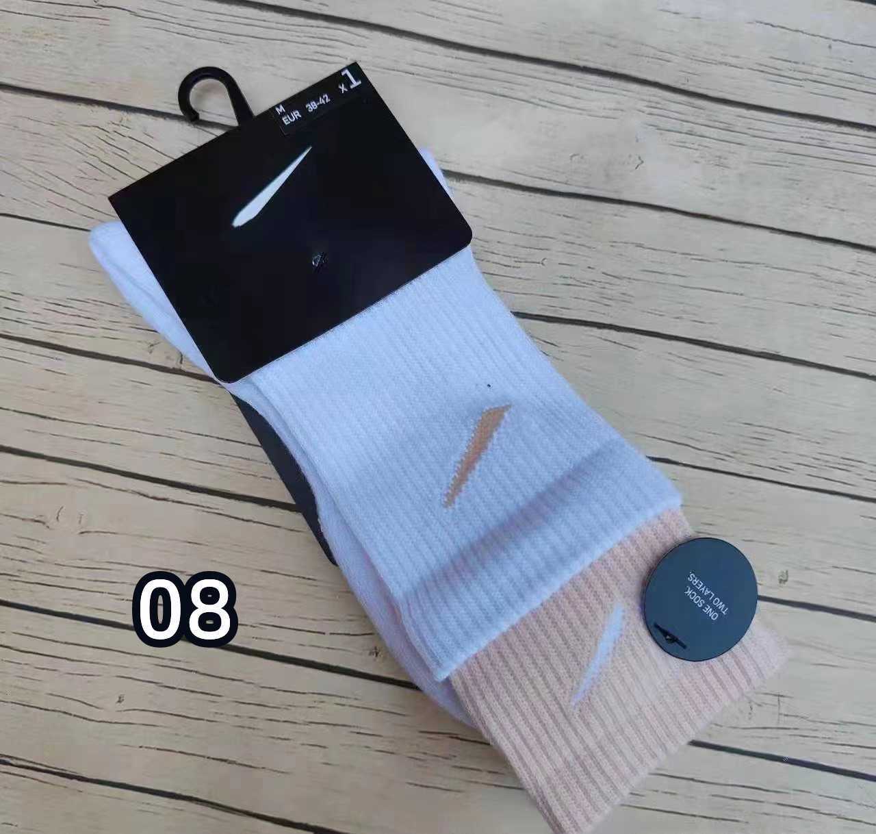 Fashion Brand Mens Cotton Socks Classic black white Women Men Breathable mixing Football basketball Sports Ankle sock Winter for Male I0K3
Fashion Brand Mens Cotton Socks Classic black white Women Men Breathable mixing Football basketball Sports Ankle sock Winter for Male I0K3