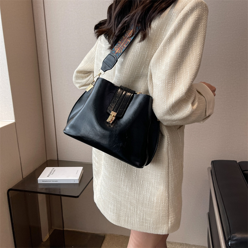 Women Inclined Shoulder Bags Fashion casual Womens Bag Small Handbag Totes High-capacity PU leather Large volume wholesale Girl Mobile Phone Bag Black 5472, White
Women Inclined Shoulder Bags Fashion casual Womens Bag Small Handbag Totes High-capacity PU leather Large volume wholesale Girl Mobile Phone Bag Black 5472, White