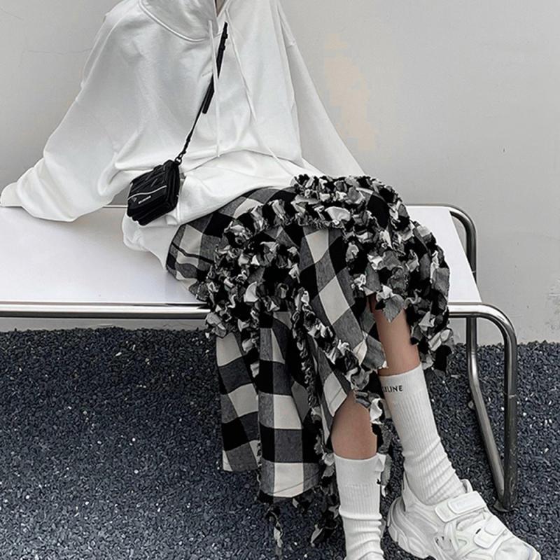 Skirts High Waist Black White Contrast Color Plaid Midi Skirt Irregular Stitching Tassles Female Trend Vestido Brand 2023
Skirts High Waist Black White Contrast Color Plaid Midi Skirt Irregular Stitching Tassles Female Trend Vestido Brand 2023