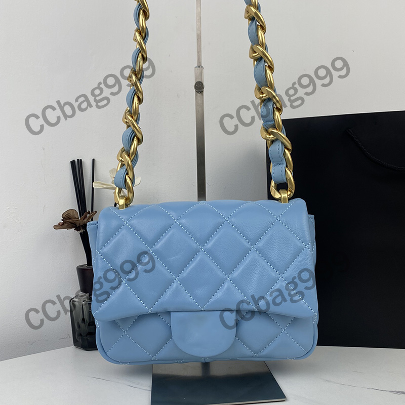 Medium 22s Lambskin Leather Oversize Chain Bags Vintage Gold Metal Hardware Quilted Tote Wallets Handbag Designer Luxurys Handbags Womens Purses with Box 21x17cm
Medium 22s Lambskin Leather Oversize Chain Bags Vintage Gold Metal Hardware Quilted Tote Wallets Handbag Designer Luxurys Handbags Womens Purses with Box 21x17cm