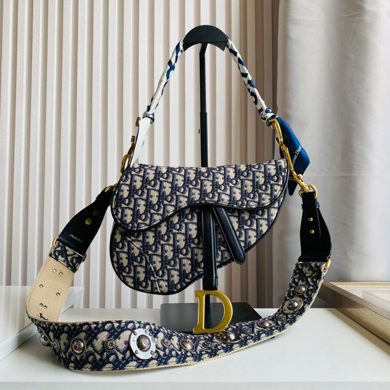 DUPE handbag shoulder bag women's high quality cross leather women's Retro with box 23cm top
DUPE handbag shoulder bag women's high quality cross leather women's Retro with box 23cm top