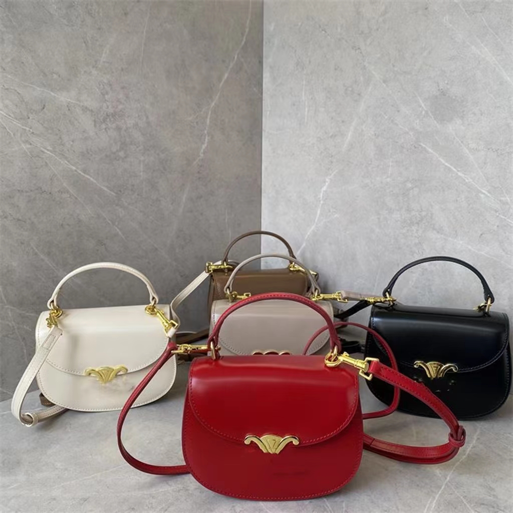 2023 fashion brand women bags Light luxury bag flower small niche designer women's shoulder high-grade texture when the evening bag leather, Red
2023 fashion brand women bags Light luxury bag flower small niche designer women's shoulder high-grade texture when the evening bag leather, Red