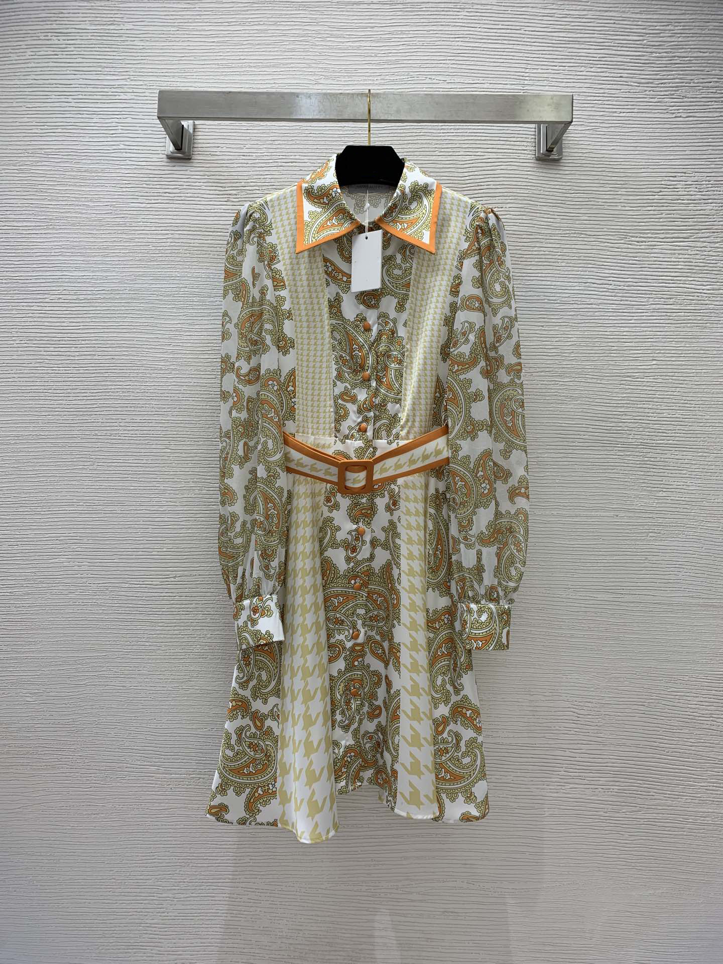 2023 Spring Lavender Paisley Print Waist Belted Dress Long Sleeve Lapel Neck Buttons Knee-Length Casual Dresses Brand Same Style Designer ZW3J0248, Multi
2023 Spring Lavender Paisley Print Waist Belted Dress Long Sleeve Lapel Neck Buttons Knee-Length Casual Dresses Brand Same Style Designer ZW3J0248, Multi