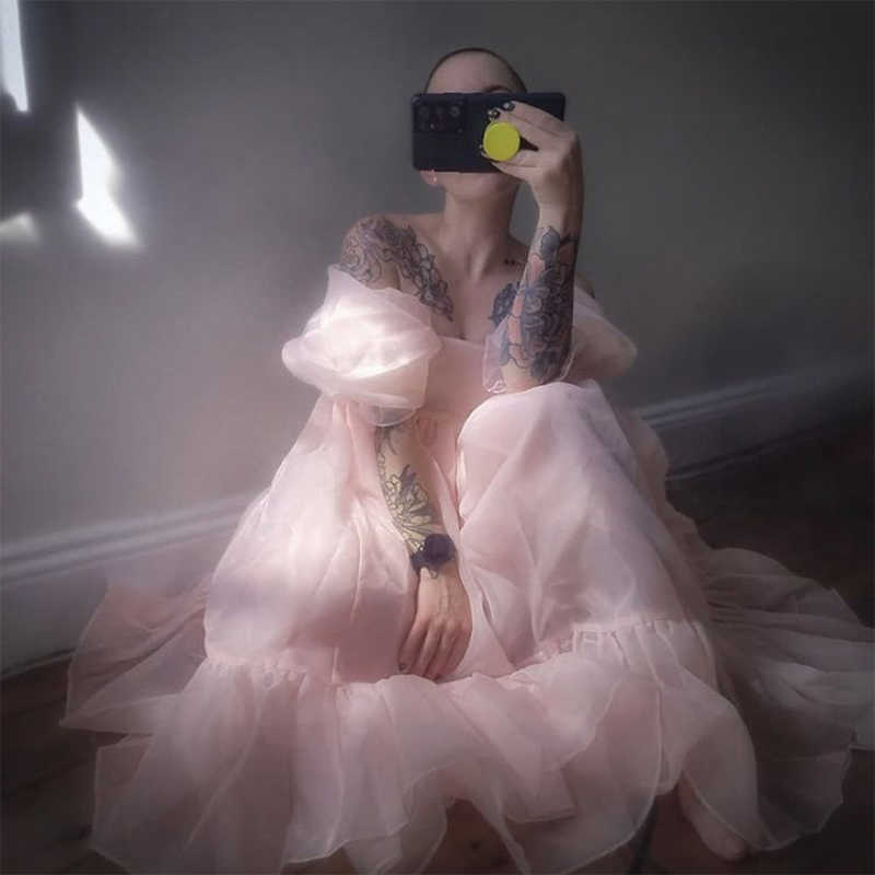Casual Dresses High Quality Organza Long Dress Women Empire Waist Ball Gown Elegant Puff Sleeve Dress Female Summer Holiday Dresses Vestidos Z0216, White
Casual Dresses High Quality Organza Long Dress Women Empire Waist Ball Gown Elegant Puff Sleeve Dress Female Summer Holiday Dresses Vestidos Z0216, White