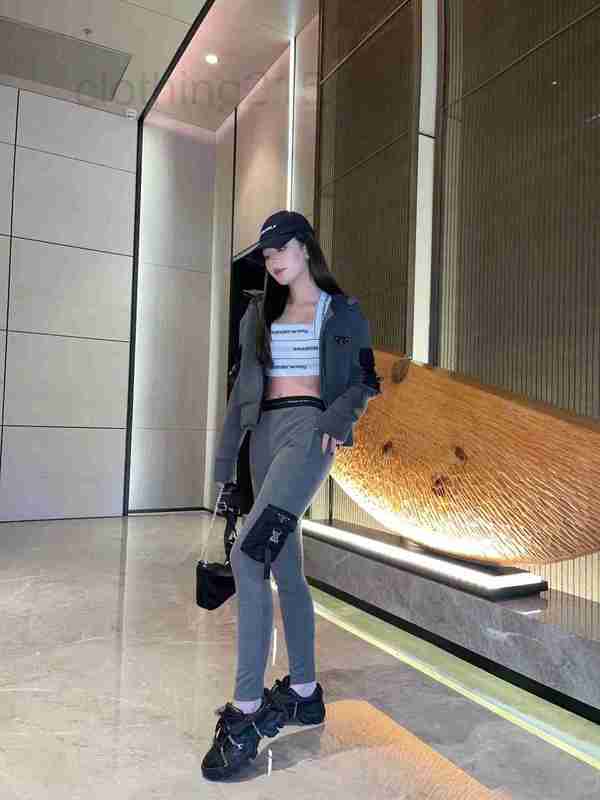 Two Piece Dress Designer 22 autumn and winter new fashionable classic triangle functional buckle bag sweater coat slim leggings suit ZFJP, Black5
Two Piece Dress Designer 22 autumn and winter new fashionable classic triangle functional buckle bag sweater coat slim leggings suit ZFJP, Black5