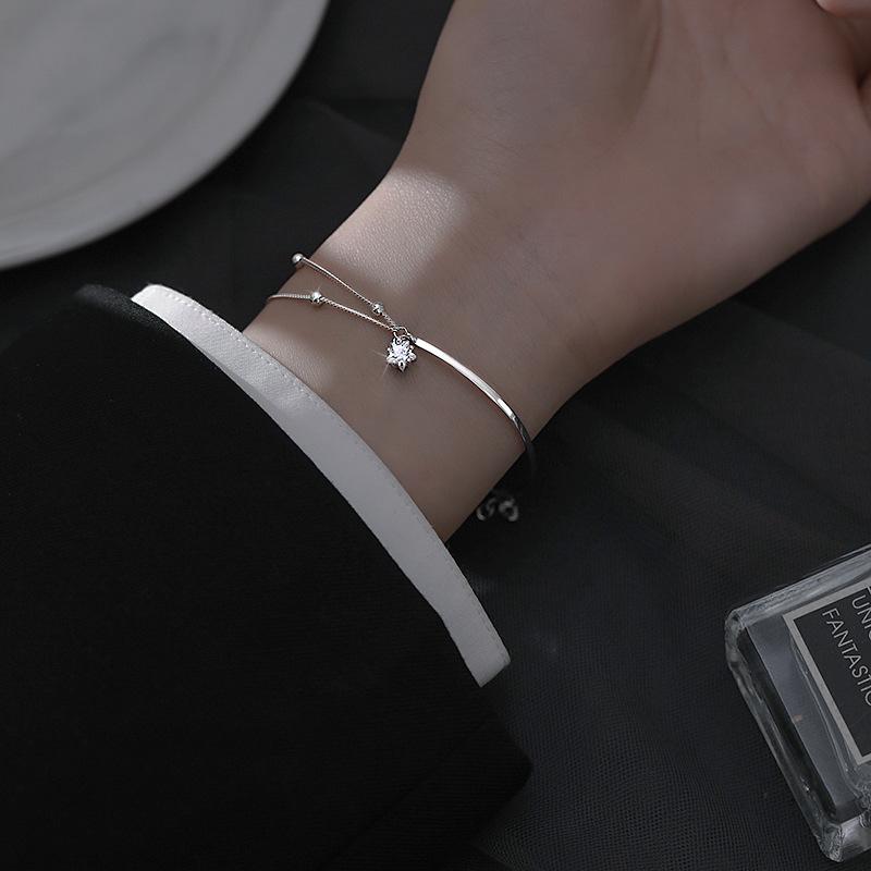 Link Bracelets Chain Platinum Plated Double Layered Star Charm Bracelet For Women Fashion Adjustable Crystal Jewelry GiftsLink
Link Bracelets Chain Platinum Plated Double Layered Star Charm Bracelet For Women Fashion Adjustable Crystal Jewelry GiftsLink
