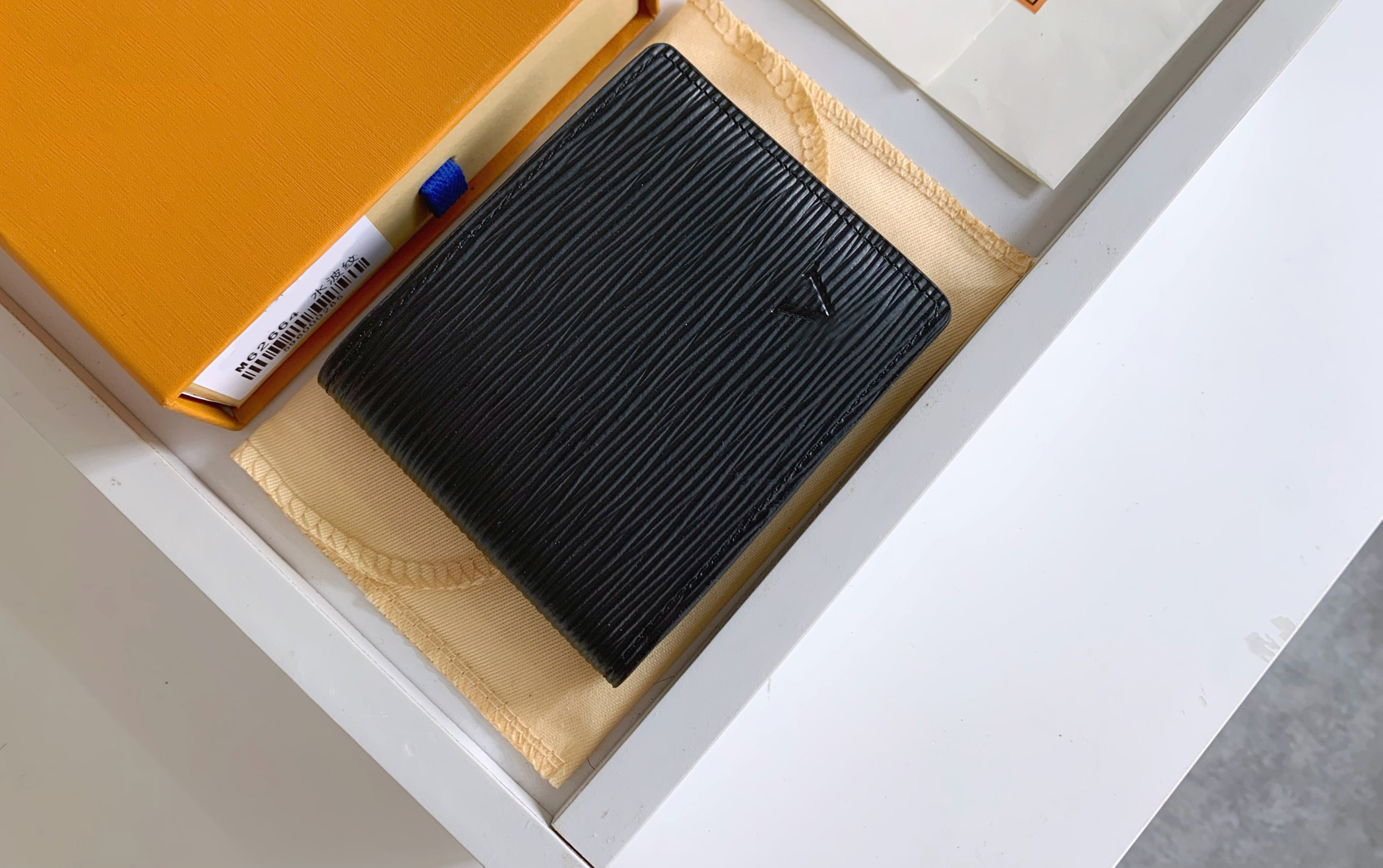 Fashion designer wallets luxury short purse men women clutch bags Highs quality monograms coin purses plaid card holders with original box dust bag #l664, 62664#black cross pattern
Fashion designer wallets luxury short purse men women clutch bags Highs quality monograms coin purses plaid card holders with original box dust bag #l664, 62664#black cross pattern