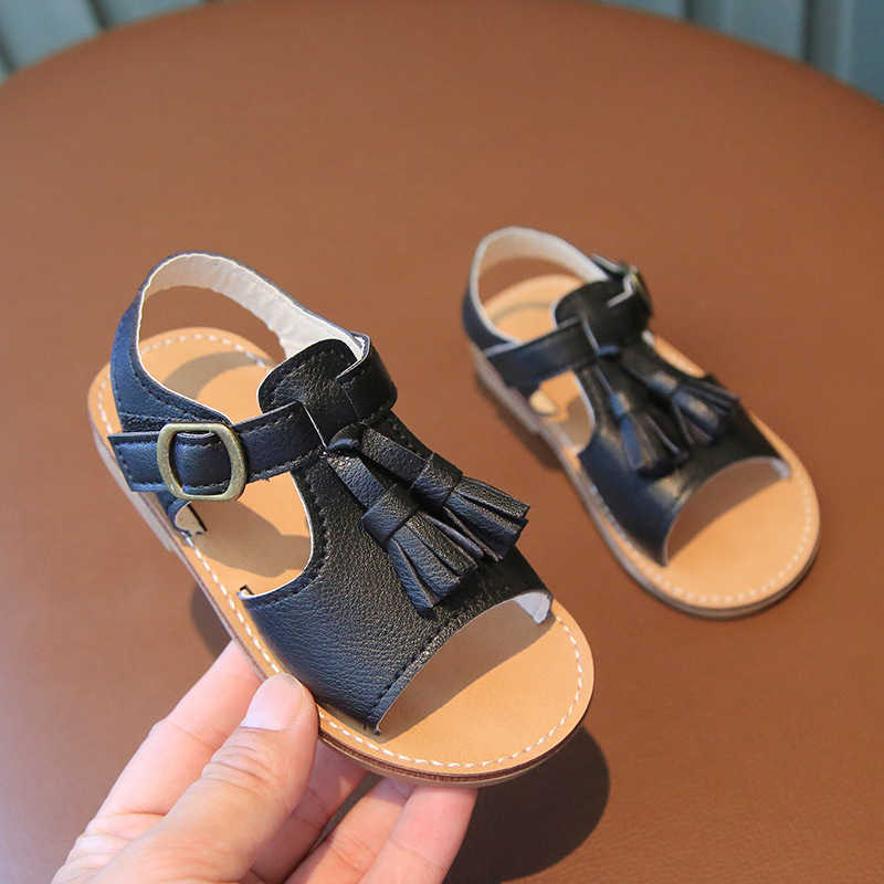 Sandals Nice Tassel Shoes for Kids Girls Retro Black White Brown Summer Shoes Child Sandals Fresh Little Girl Beach Shoes Flats F08271 W0217