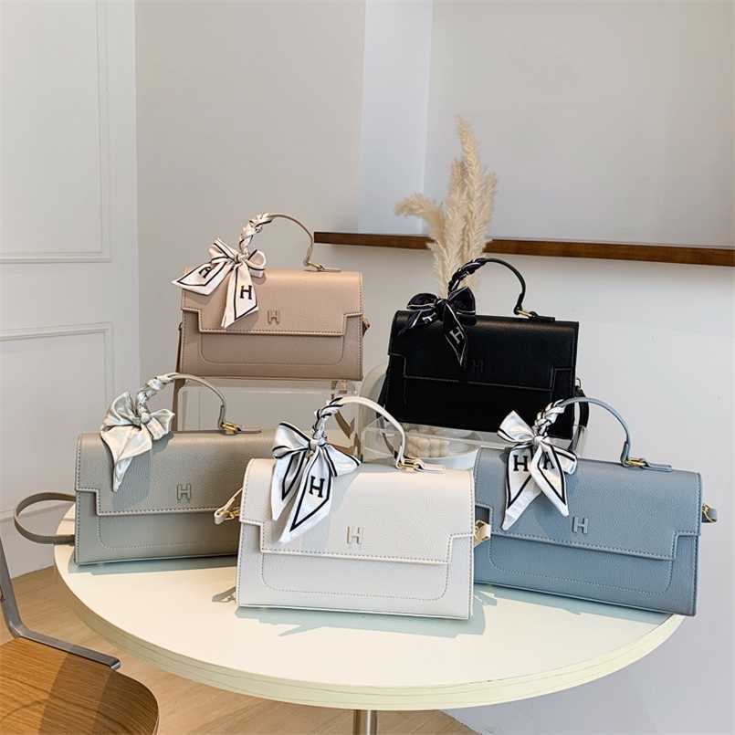 New bag trend Diagonal cross small bag Mobile phone bag live sling single shoulder bag Silk scarf handbag, Khaki5
New bag trend Diagonal cross small bag Mobile phone bag live sling single shoulder bag Silk scarf handbag, Khaki5