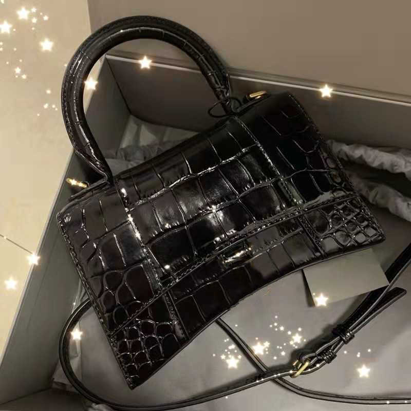 Fashion Handbag Women's wallet B Brand Crocodile print Hourglass Bag High version Mini Multifunctional cowhide One Shoulder Messenger Bags, Unkunkunk
Fashion Handbag Women's wallet B Brand Crocodile print Hourglass Bag High version Mini Multifunctional cowhide One Shoulder Messenger Bags, Unkunkunk