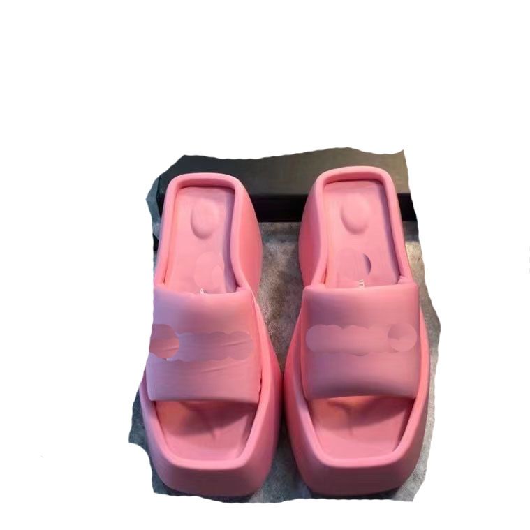 Patent leather FlatBott om Beach Slippers Luxury Designer Slipperss Classic Pattern Pattern Couples Heel Height Colors Free Box Shippings, Hairy rose
Patent leather FlatBott om Beach Slippers Luxury Designer Slipperss Classic Pattern Pattern Couples Heel Height Colors Free Box Shippings, Hairy rose