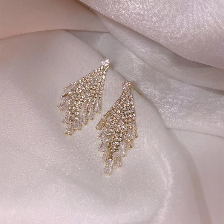 Dangle Earrings Seanlov Zirconia Tassel Female Fashion Jewelry Long Paragraph Geometric Pendant Wedding Gifts
Dangle Earrings Seanlov Zirconia Tassel Female Fashion Jewelry Long Paragraph Geometric Pendant Wedding Gifts