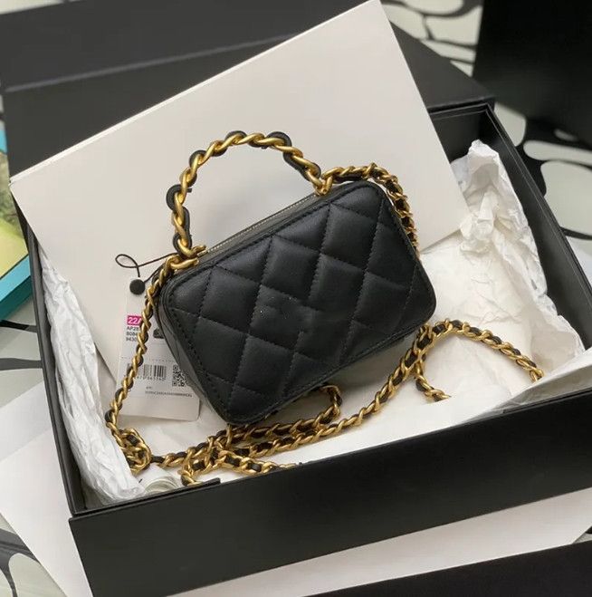 2023 10A Original Quality Luxury Designer Women Cosmetic Bags Vanity With Chain Handbag Designer Cross Body Bag WithBox C103, Pink
2023 10A Original Quality Luxury Designer Women Cosmetic Bags Vanity With Chain Handbag Designer Cross Body Bag WithBox C103, Pink