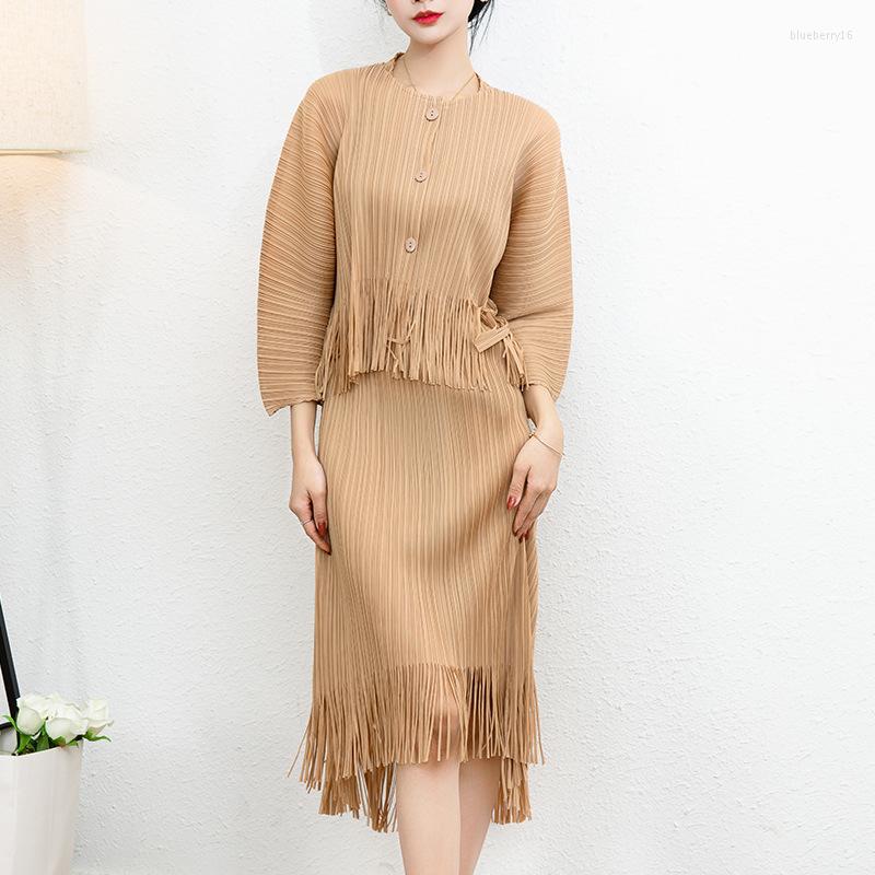 Women's Jackets For Women 2023 Spring Miyake Pleated Fashion Solid Loose Laege Size High Street Button Outerwear & Coats Tide, Pink
Women's Jackets For Women 2023 Spring Miyake Pleated Fashion Solid Loose Laege Size High Street Button Outerwear & Coats Tide, Pink