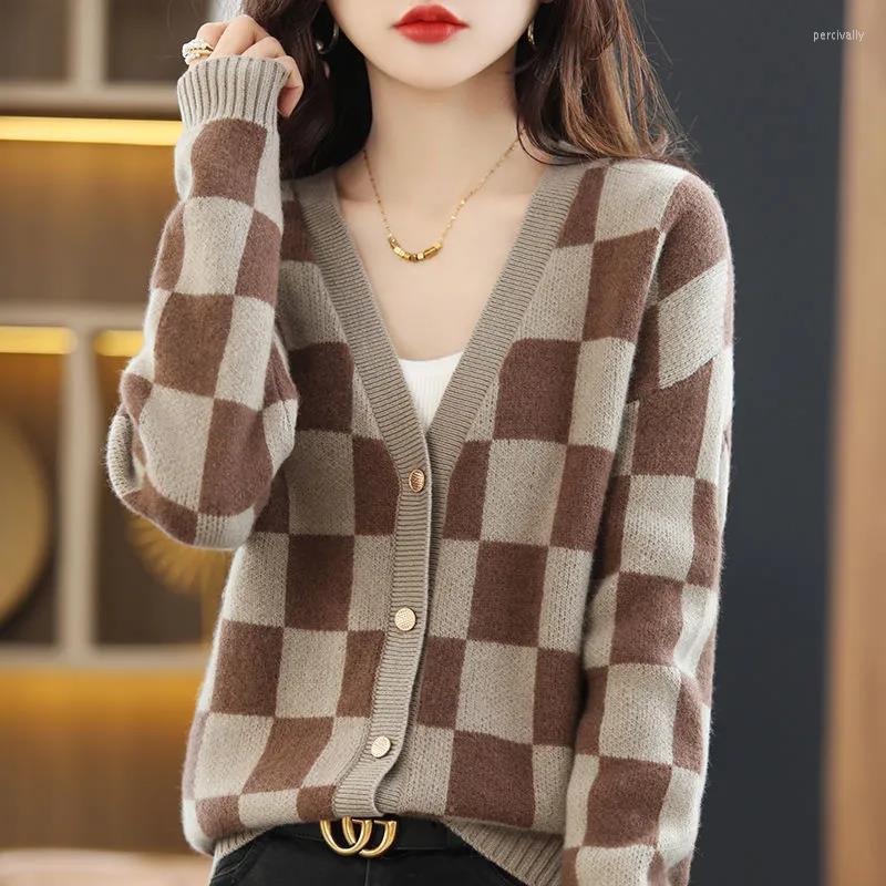 Women' Knits Woman V-neck Argyle Warm Fashion Pockets Knitted Sweater Cardigan Female Button Up Outwear Ladies Vintage Cardigans G351, Gray
Women' Knits Woman V-neck Argyle Warm Fashion Pockets Knitted Sweater Cardigan Female Button Up Outwear Ladies Vintage Cardigans G351, Gray