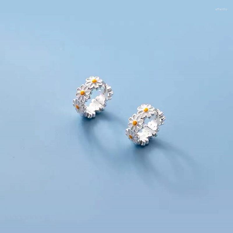 Hoop Earrings Korean Exquisite Daisy 2023 Fashion Sweet Flower For Women Girl Summer Beach Party Wedding Jewelry
Hoop Earrings Korean Exquisite Daisy 2023 Fashion Sweet Flower For Women Girl Summer Beach Party Wedding Jewelry