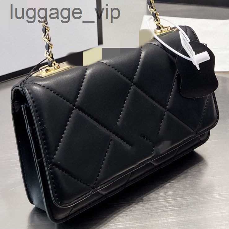 5a Designer Bag Top Derma Custom Luxury Tote Bags Brand Channel Handbag Leather Cowhide Gold Silver Chain Oblique Shoulder Highs Quality9oz1z, Pink
5a Designer Bag Top Derma Custom Luxury Tote Bags Brand Channel Handbag Leather Cowhide Gold Silver Chain Oblique Shoulder Highs Quality9oz1z, Pink