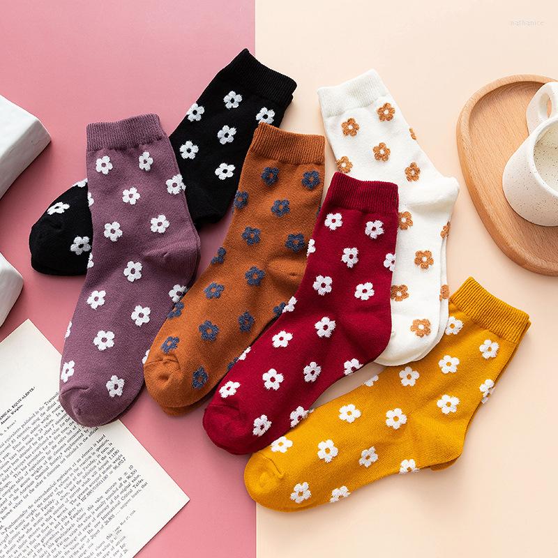 Women Socks Vintage Flower Japanese Style Kawaii Embroidered Woman Spring Summer Cotton Long Medium Tube Short Funny
Women Socks Vintage Flower Japanese Style Kawaii Embroidered Woman Spring Summer Cotton Long Medium Tube Short Funny