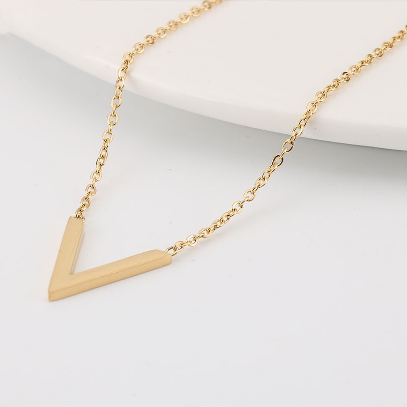 V-shaped titanium steel pendant necklaces womens cd love necklace designer jewlery cuban link chain chrome heart coco crystal stones fast shipping iced out pendants
V-shaped titanium steel pendant necklaces womens cd love necklace designer jewlery cuban link chain chrome heart coco crystal stones fast shipping iced out pendants