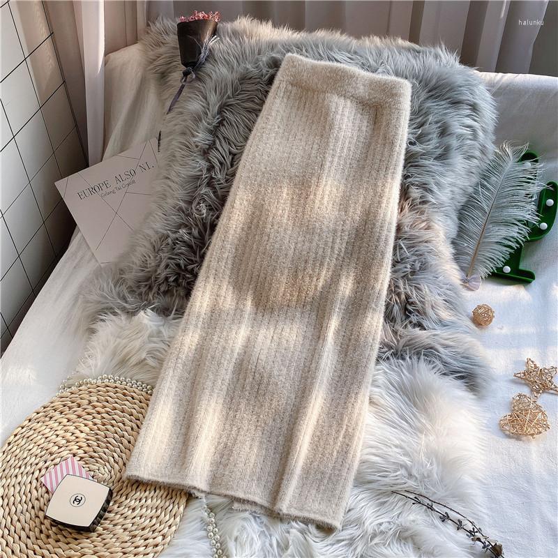 Skirts Autumn And Winter Solid Color High Waist Knitted Skirt Women's Fashion Slim Mid-length Package Hip One-step Trend, Black
Skirts Autumn And Winter Solid Color High Waist Knitted Skirt Women's Fashion Slim Mid-length Package Hip One-step Trend, Black