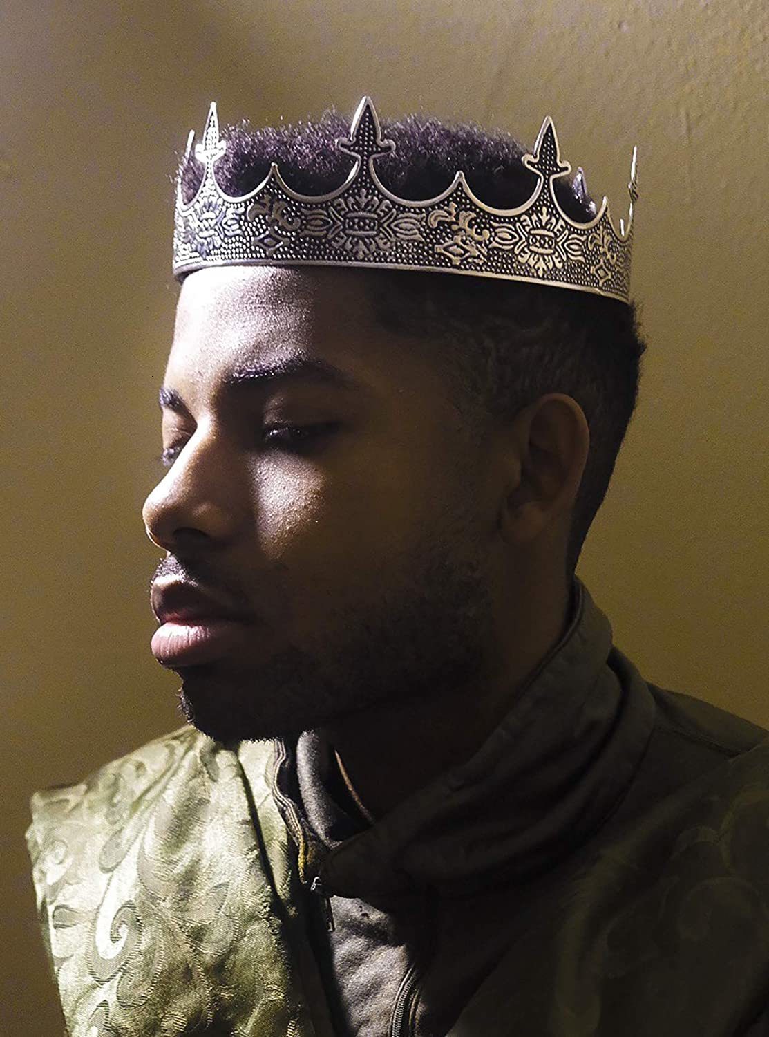 Wedding Hair Jewelry Baroque Vintage Royal King Crowns For Men Retro Round Big Gold Tiaras And Adjustable Metal Black Costume Pageant Diadem 230216
Wedding Hair Jewelry Baroque Vintage Royal King Crowns For Men Retro Round Big Gold Tiaras And Adjustable Metal Black Costume Pageant Diadem 230216