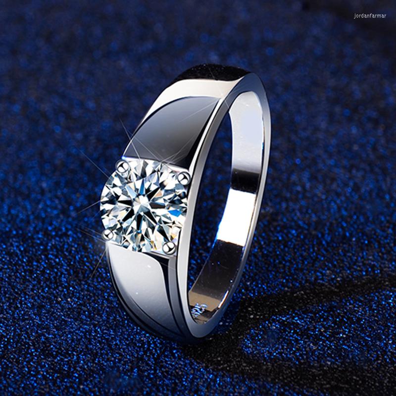 Cluster Rings 2023 Classic 1CT Moissanite Ring For Men Women Diamond Jewelry Real 925 Silver Gifts No Sign Engagement Wedding
Cluster Rings 2023 Classic 1CT Moissanite Ring For Men Women Diamond Jewelry Real 925 Silver Gifts No Sign Engagement Wedding