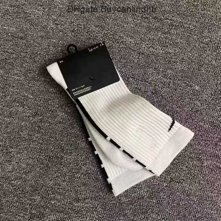 Mens Socks Women Men High Quality Cotton All-match Classic Ankle Letter Breathable Black And White Mixing Football Basketball Sports Sock ORS6
Mens Socks Women Men High Quality Cotton All-match Classic Ankle Letter Breathable Black And White Mixing Football Basketball Sports Sock ORS6