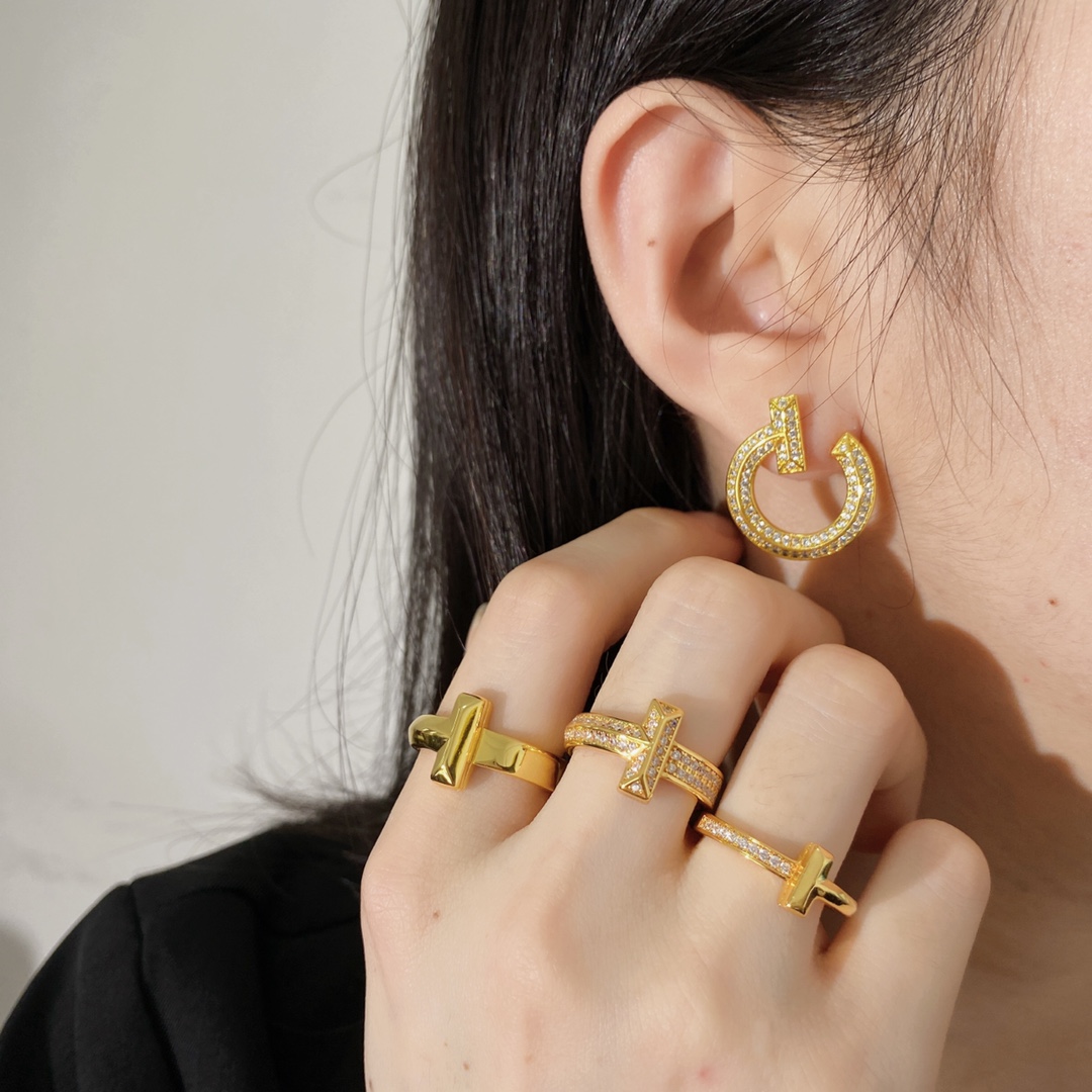 18K Gold Plated Silver charm earrings Luxury Brand Designers Letters Stud Geometric Famous Women wholesale jewelry Pearl Earring Wedding Party Jewerlry set rose
18K Gold Plated Silver charm earrings Luxury Brand Designers Letters Stud Geometric Famous Women wholesale jewelry Pearl Earring Wedding Party Jewerlry set rose