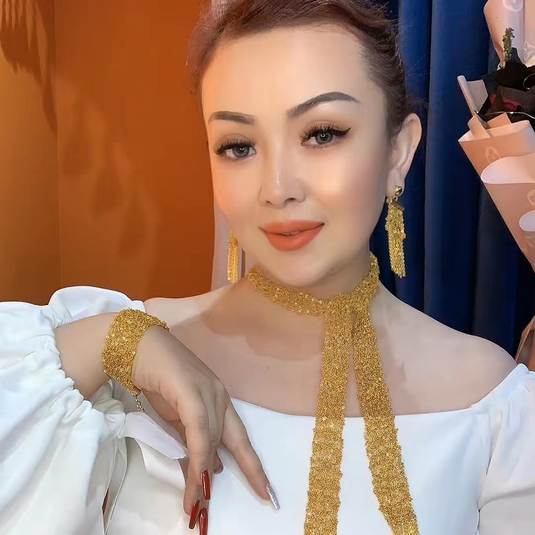 Wedding Jewelry Sets 24k Gold Plated Dubai Bridal Set For WomenTassel Necklace Bracelet Earrings CHD20787 230216
Wedding Jewelry Sets 24k Gold Plated Dubai Bridal Set For WomenTassel Necklace Bracelet Earrings CHD20787 230216