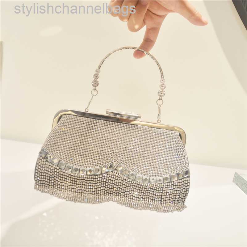 Totes 2021 Women's Crystal Evening Bag Retro Beaded Clutch Bags Wedding Diamond Lock Bag Rhinestone Chain Tassel Wedding Shoulder Bags 0217/23
Totes 2021 Women's Crystal Evening Bag Retro Beaded Clutch Bags Wedding Diamond Lock Bag Rhinestone Chain Tassel Wedding Shoulder Bags 0217/23