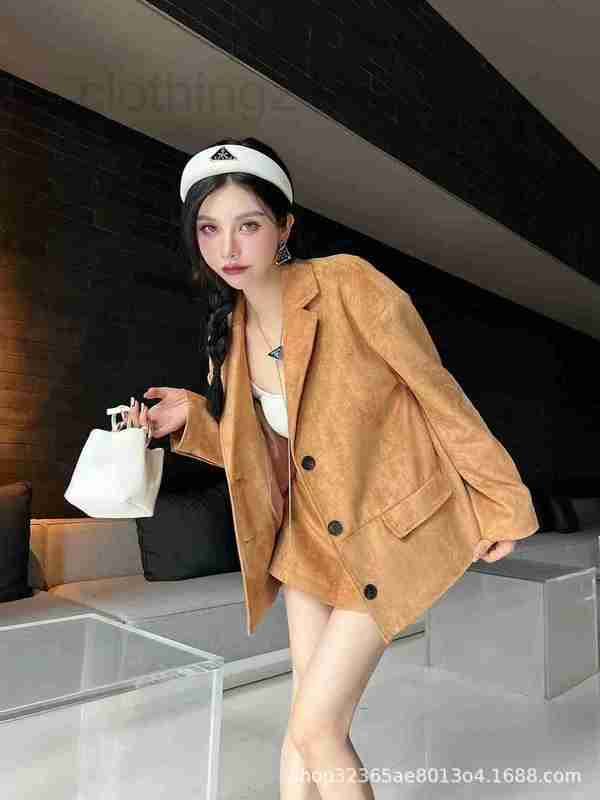 Two Piece Dress Designer 22 autumn and winter new loose casual type coat high waist hip wrap pants skirt fashionable comfortable two-piece set DYH6, As shown in figure
Two Piece Dress Designer 22 autumn and winter new loose casual type coat high waist hip wrap pants skirt fashionable comfortable two-piece set DYH6, As shown in figure