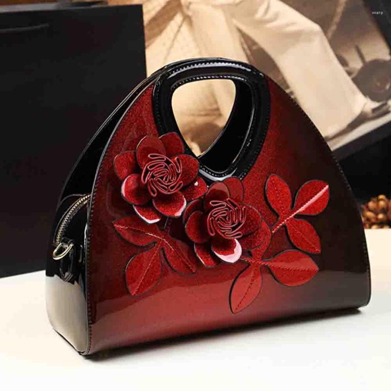 Evening Bags Fashion Women Tote Bag Luxury Patent Leather Handbag Floral Appliques Pillow Quality Crossbody Daily 2023, Gold
Evening Bags Fashion Women Tote Bag Luxury Patent Leather Handbag Floral Appliques Pillow Quality Crossbody Daily 2023, Gold
