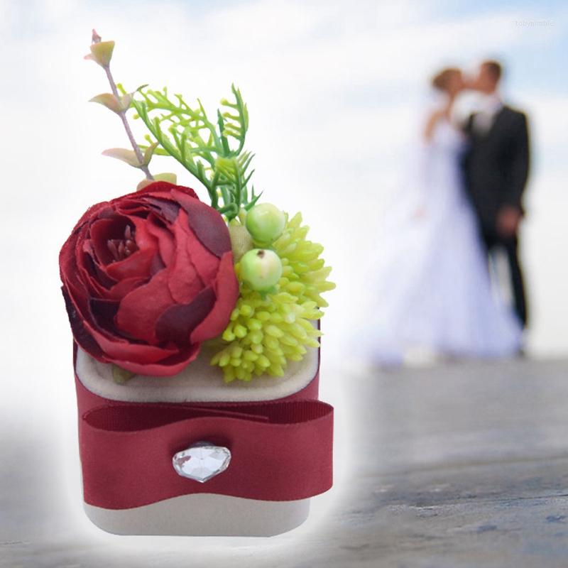 Jewelry Pouches Rose Flower Ring Box Velvet Wedding Personality Gift Fashion Valentines Engagement Jewellery Packaging
Jewelry Pouches Rose Flower Ring Box Velvet Wedding Personality Gift Fashion Valentines Engagement Jewellery Packaging