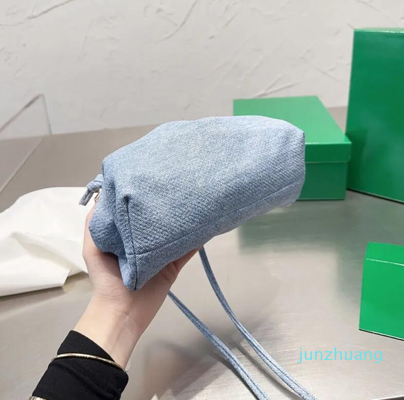 Designer Bag The Pouch Women Luxury Handbag Soft Calfskin Clutch Bags 141 Silver Blue Leather Lady Cosmetic Evening Fashion Shoulder Mini Cloud Bag, 1#155988#size:22x14cm
Designer Bag The Pouch Women Luxury Handbag Soft Calfskin Clutch Bags 141 Silver Blue Leather Lady Cosmetic Evening Fashion Shoulder Mini Cloud Bag, 1#155988#size:22x14cm