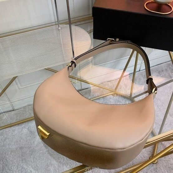 Brand Designer bag Handbag Shoulder Bag Tote French Staff Armpit Female Summer Minority Ins White Satchel Single Shoulder Fashion Crescent Bag Factory Direct Sale, Pink
Brand Designer bag Handbag Shoulder Bag Tote French Staff Armpit Female Summer Minority Ins White Satchel Single Shoulder Fashion Crescent Bag Factory Direct Sale, Pink