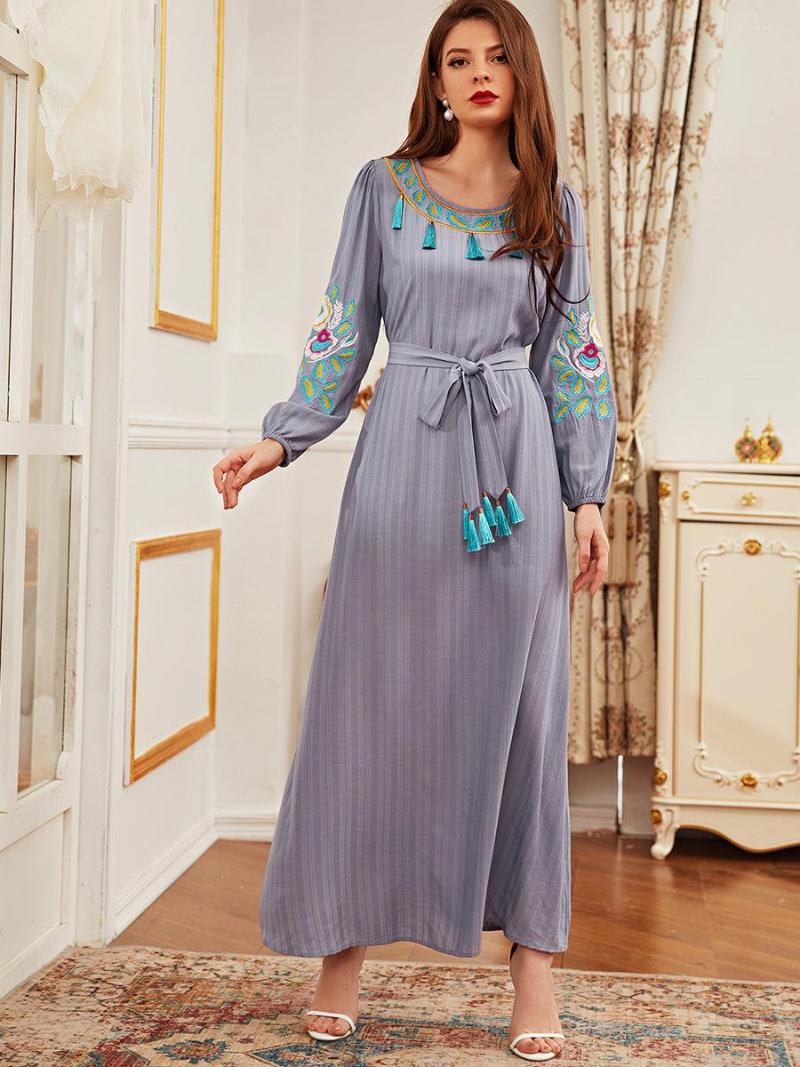 Ethnic Clothing Prayer Muslim Dress Women Dubai Turkey Robe Embroidery Kaftan Long Sleeve Wild Dresses Lace-up Abaya Islamic
Ethnic Clothing Prayer Muslim Dress Women Dubai Turkey Robe Embroidery Kaftan Long Sleeve Wild Dresses Lace-up Abaya Islamic