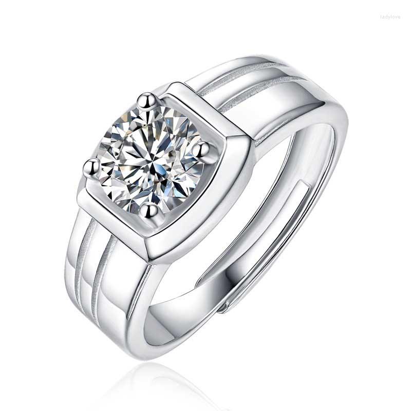 Cluster Rings Trendy 925 Sterling Silver 1 D Color Moissanite Ring For Men Jewelry Simple White Gold Adjustable Couple Wedding Gift
Cluster Rings Trendy 925 Sterling Silver 1 D Color Moissanite Ring For Men Jewelry Simple White Gold Adjustable Couple Wedding Gift