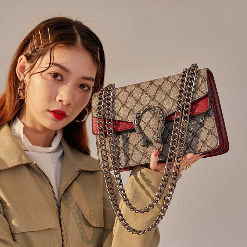 2023 Trend Luxury Designer Small Design Fashion Women's One Shoulder Crossbody Chain Bag 50%off Black White Purses Handbag, Light coffee
2023 Trend Luxury Designer Small Design Fashion Women's One Shoulder Crossbody Chain Bag 50%off Black White Purses Handbag, Light coffee