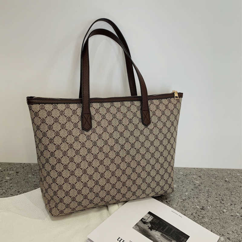 2023 new large-capacity shopping bag portable bag fashionable and versatile printed tote bag casual shoulder bag, Black
2023 new large-capacity shopping bag portable bag fashionable and versatile printed tote bag casual shoulder bag, Black
