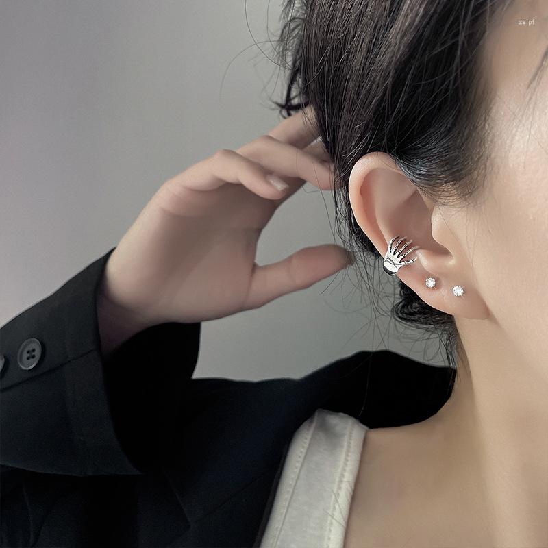 Backs Earrings Hip-hop Magic Claw Ear Clip Female Personality Dark Retro Bone Without Hole All-match Temperament Party Gift 
Backs Earrings Hip-hop Magic Claw Ear Clip Female Personality Dark Retro Bone Without Hole All-match Temperament Party Gift