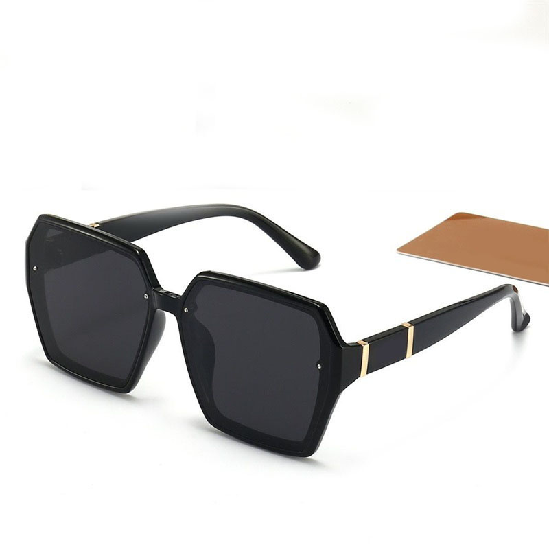 Designer luxury sunglasses mens outdoor sport shades eyeglasses big square Sonnenbrille for mens womens classic letter fashion sun glasses ladies
Designer luxury sunglasses mens outdoor sport shades eyeglasses big square Sonnenbrille for mens womens classic letter fashion sun glasses ladies