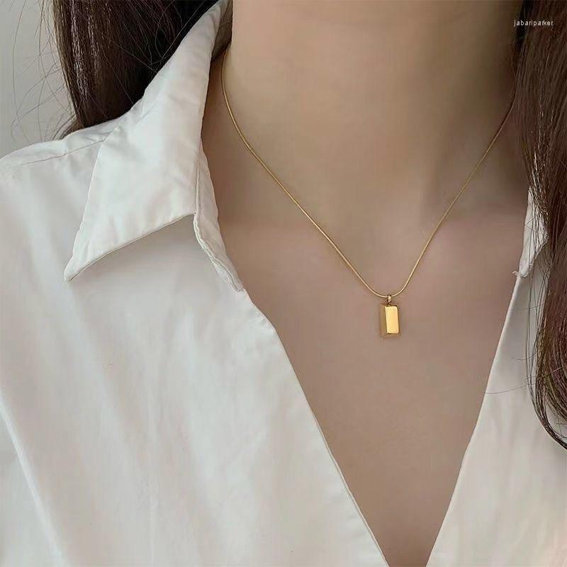 Pendant Necklaces Classic Rectangle Necklace Men Women Gold Color Small Bricks Jewelry Accessories
Pendant Necklaces Classic Rectangle Necklace Men Women Gold Color Small Bricks Jewelry Accessories