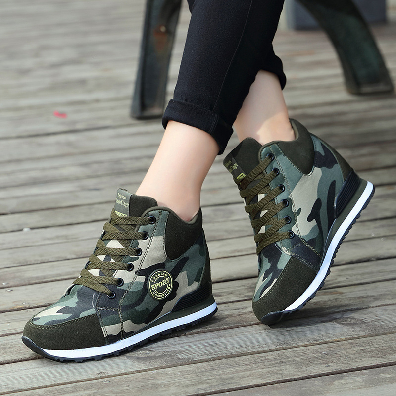 Dress Shoes Spring High Top Wedge Platform Sneakers Women Casual Hidden Heels Ladies Camouflage Basket Femme 230217
Dress Shoes Spring High Top Wedge Platform Sneakers Women Casual Hidden Heels Ladies Camouflage Basket Femme 230217
