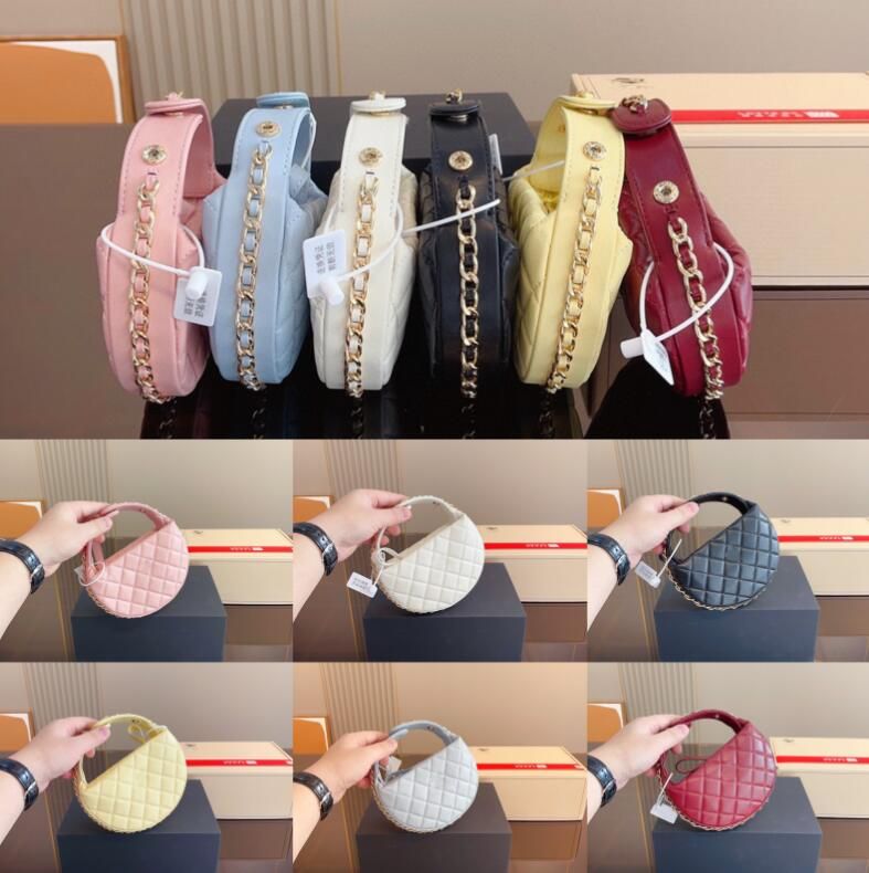 2023 France Womens Luxury Designer Classic Mini Clutch Bags Silver Metal Chain Crossbody Shoulder Party Streent Trends Outdoor Sacoche Handbag Pea Purse GOLD bLACK, Red
2023 France Womens Luxury Designer Classic Mini Clutch Bags Silver Metal Chain Crossbody Shoulder Party Streent Trends Outdoor Sacoche Handbag Pea Purse GOLD bLACK, Red