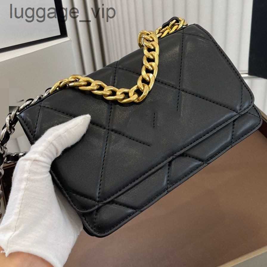 5a Designer Bag Top Derma Custom Luxury Tote Bags Brand Channel Handbag Leather Cowhide Gold Silver Chain Oblique Shoulder Highs Quality10mgmh, Black
5a Designer Bag Top Derma Custom Luxury Tote Bags Brand Channel Handbag Leather Cowhide Gold Silver Chain Oblique Shoulder Highs Quality10mgmh, Black