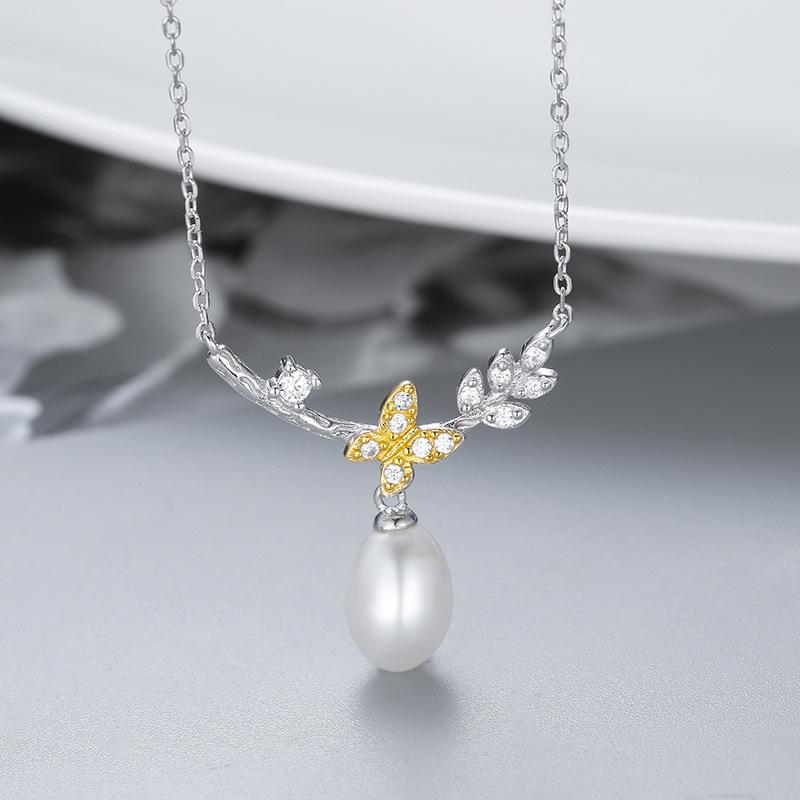 Chains S925 Sterling Silver Necklace Gold Butterfly Plant Leaves Ladies Clavicle Chain Fashion Jewelry Couple Love GiftChains
Chains S925 Sterling Silver Necklace Gold Butterfly Plant Leaves Ladies Clavicle Chain Fashion Jewelry Couple Love GiftChains