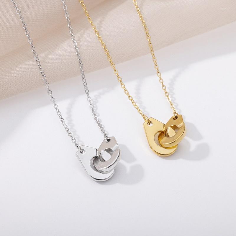 Choker Romantic Couple Handcuffs Necklace Stainless Steel Chorker Collar Creative Bag Pendant Colar 15 Inch Short Chain Halskette Gift
Choker Romantic Couple Handcuffs Necklace Stainless Steel Chorker Collar Creative Bag Pendant Colar 15 Inch Short Chain Halskette Gift