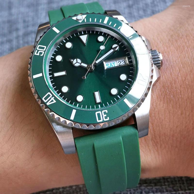 Wristwatches 40mm SelfWinding Mens Watch Series Day Date SUB Case NH36A Slope Insert Brushed Rubber Strap Flat Sapphire, Picture shown
Wristwatches 40mm SelfWinding Mens Watch Series Day Date SUB Case NH36A Slope Insert Brushed Rubber Strap Flat Sapphire, Picture shown
