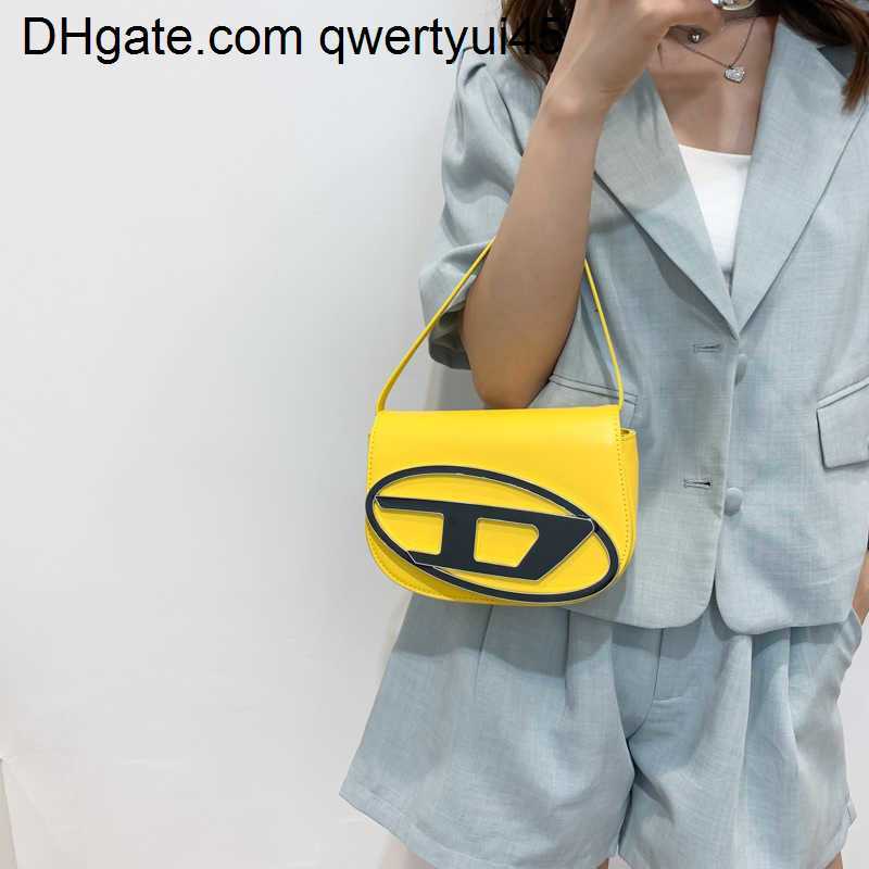 qwertyui45 Totes Totes Fashion Women Shoulder Bags Design Stylish Moon Handbag New Tote Shoulder Handbag Crossbody Tote-bag for Female Vintage Bag 021723H
qwertyui45 Totes Totes Fashion Women Shoulder Bags Design Stylish Moon Handbag New Tote Shoulder Handbag Crossbody Tote-bag for Female Vintage Bag 021723H
